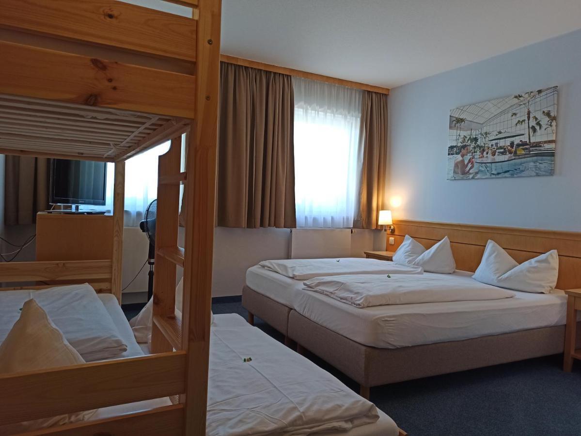 Familienhotel Nahe Der Therme Erding Exteriör bild